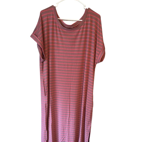 torrid Dresses & Skirts - NWT Torrid rolled sleeve T-Shirt dress striped pink print